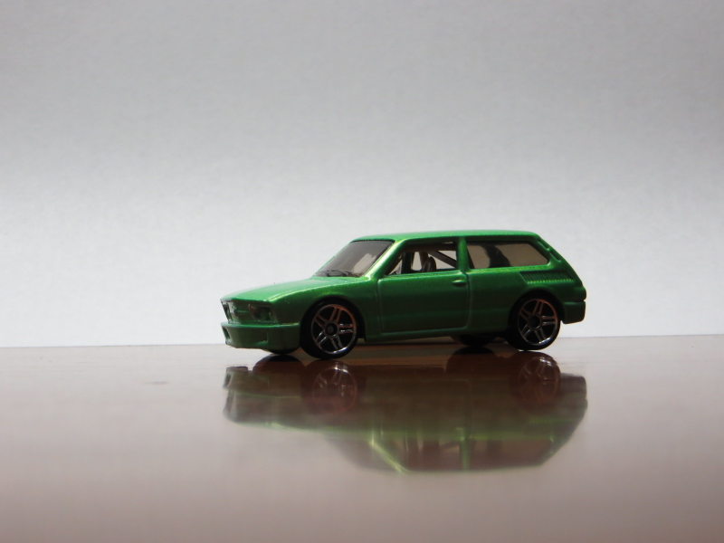 Illustration for article titled A few pics from my recent Hot Wheels haul! 993 FTW!